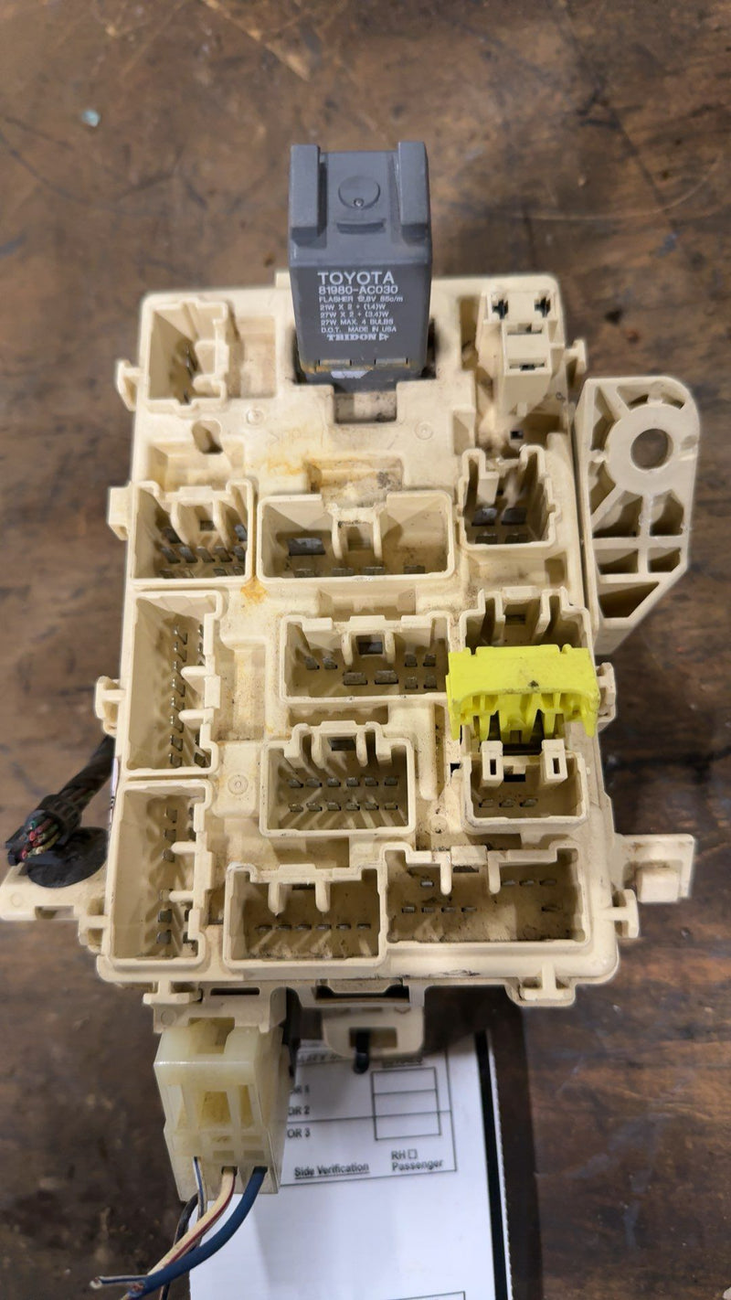 2003 Toyota Tacoma Cabin Interior Fuse Box Relay Panel