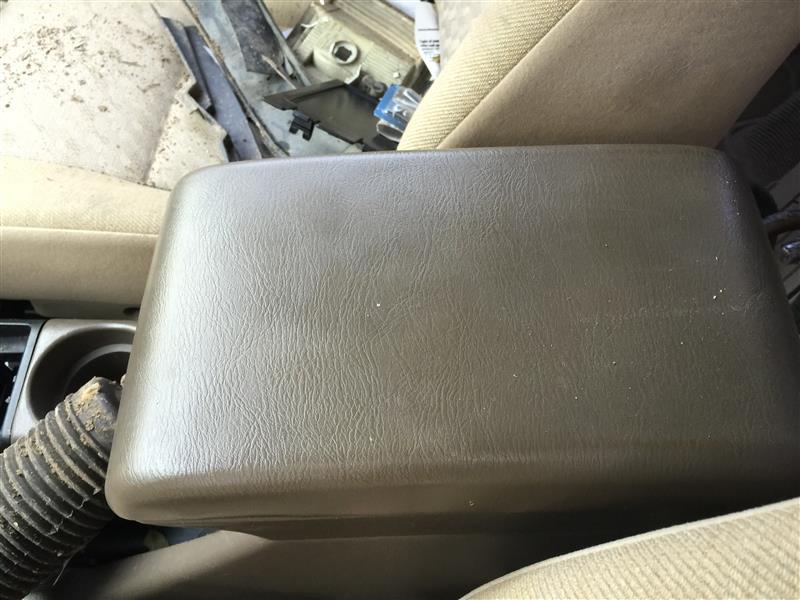 1997 Nissan Pathfinder Console Front