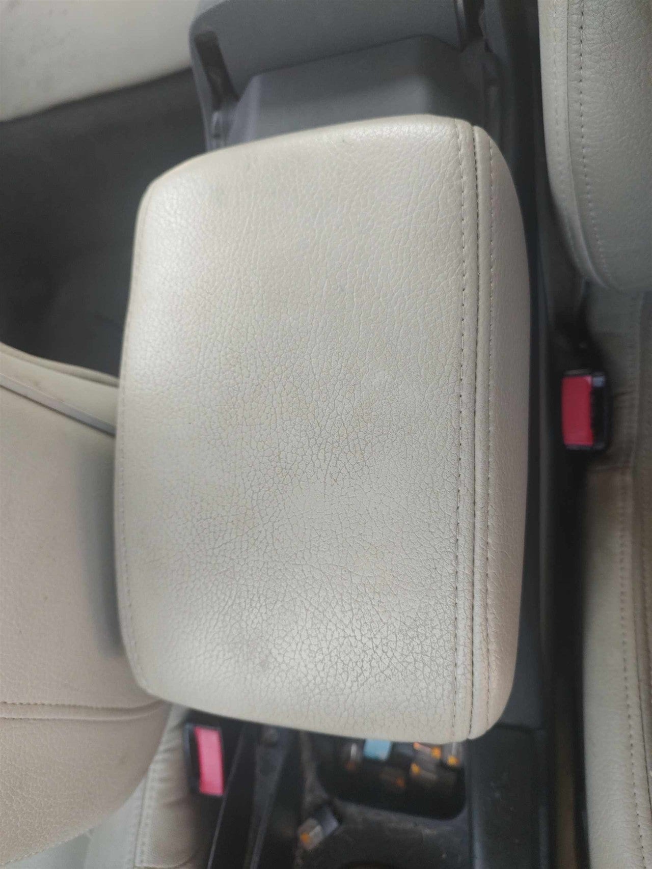2008 Saab 9 3 Console Front