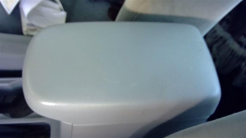 2009 2010 Toyota Corolla Console Front floor LE