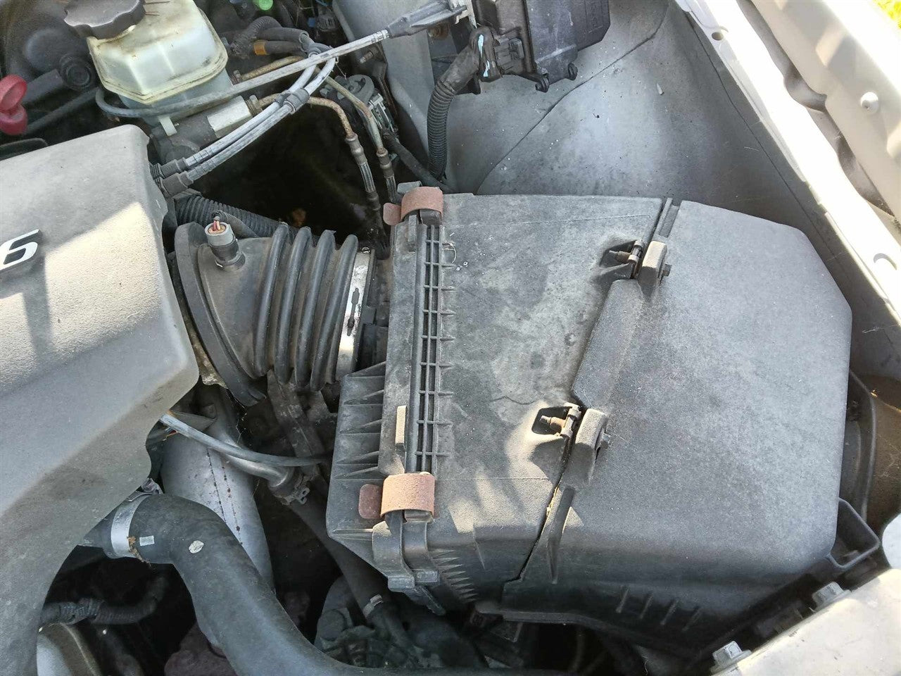 2000 thru 2005 Buick Lesabre, Pontiac Bonneville Air Cleaner Intake Filter Box 3.8L