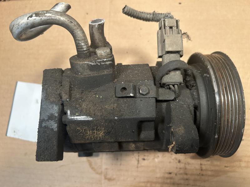 2001 2002 2003 2004 Chrysler Town and Country, Dodge Caravan, Jeep Voyager AC Air Conditioning Compressor