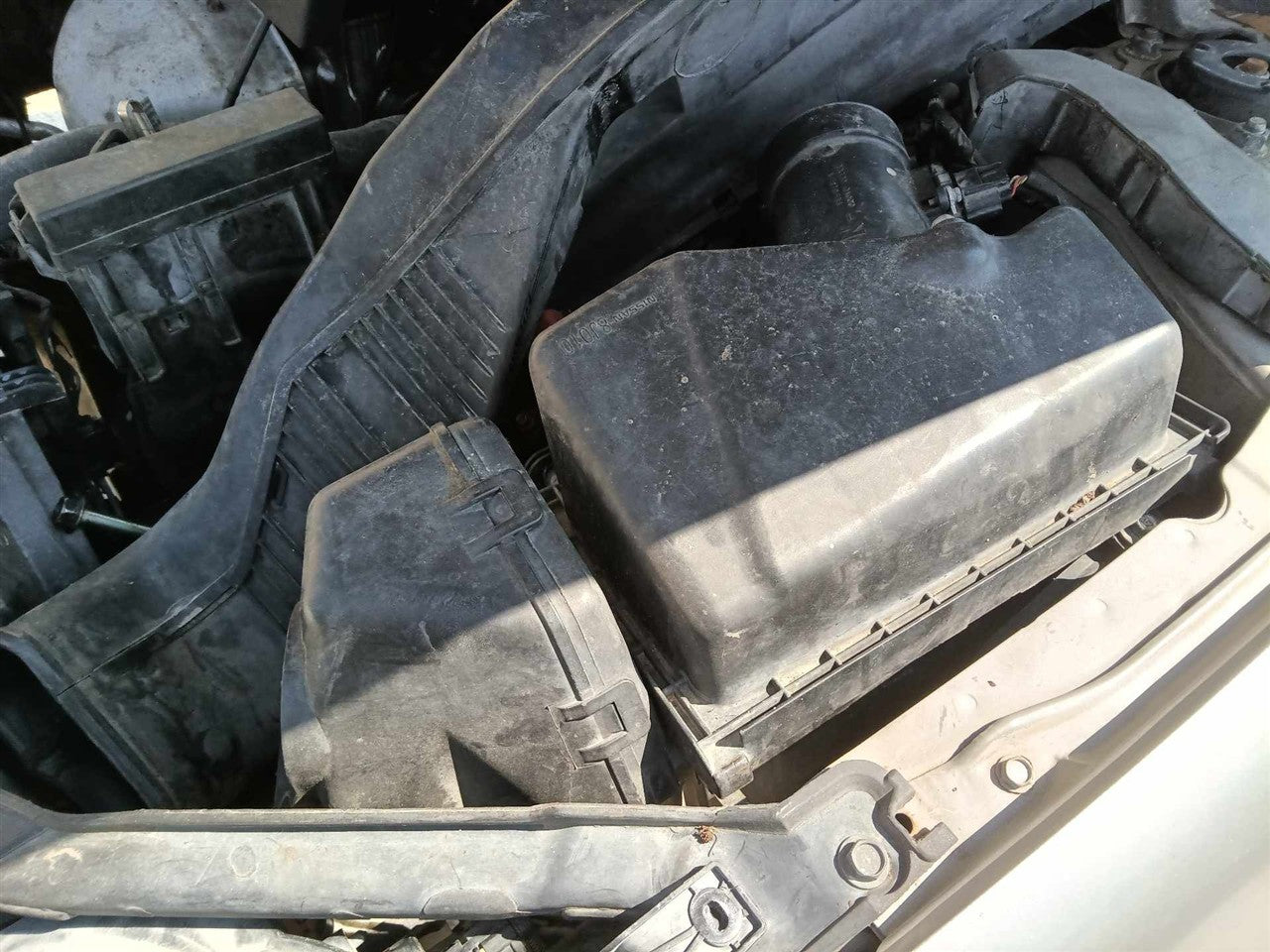 2002 thru 2009 Nissan Quest, Nissan Altima, Nissan Maxima Air Cleaner Intake Filter Box 2.5L 3.5L 6 cylinder
