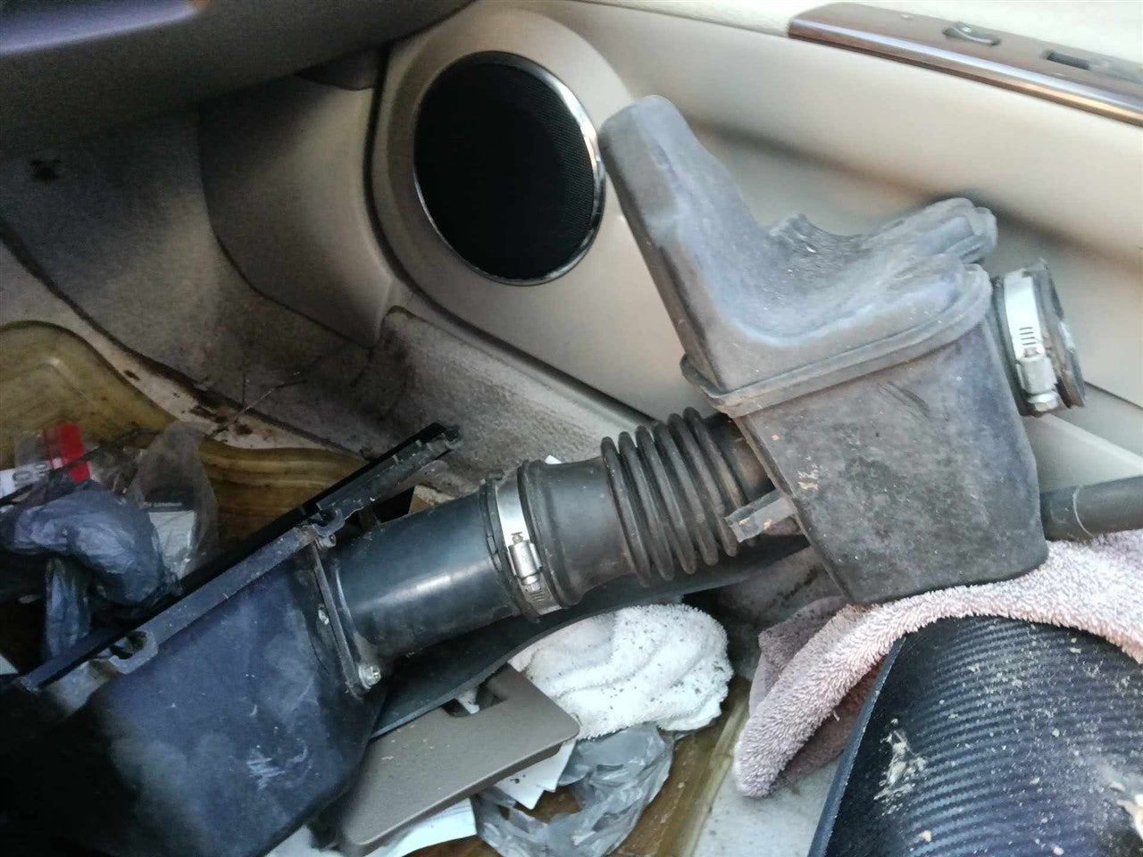 2002 thru 2009 Nissan Quest, Nissan Altima, Nissan Maxima Air Cleaner Intake Filter Box 2.5L 3.5L 6 cylinder