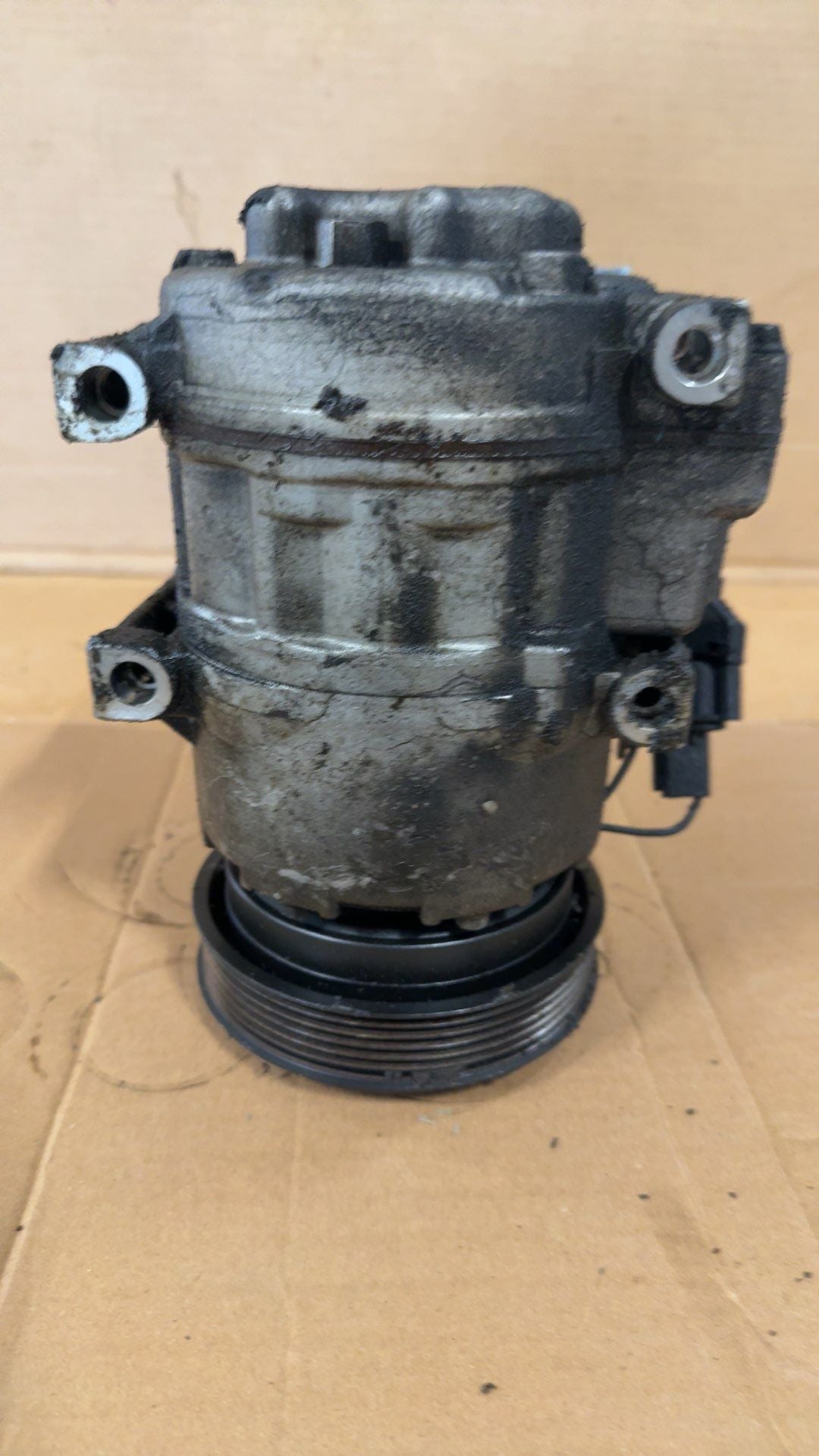 2007 2008 2009 Hyundai Santa FE AC Air Conditioning Compressor 2.7L 6 Cylinder without rear