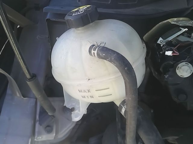 2016 thru 2021 Hyundai Tucson Coolant Overflow Reservoir Tank