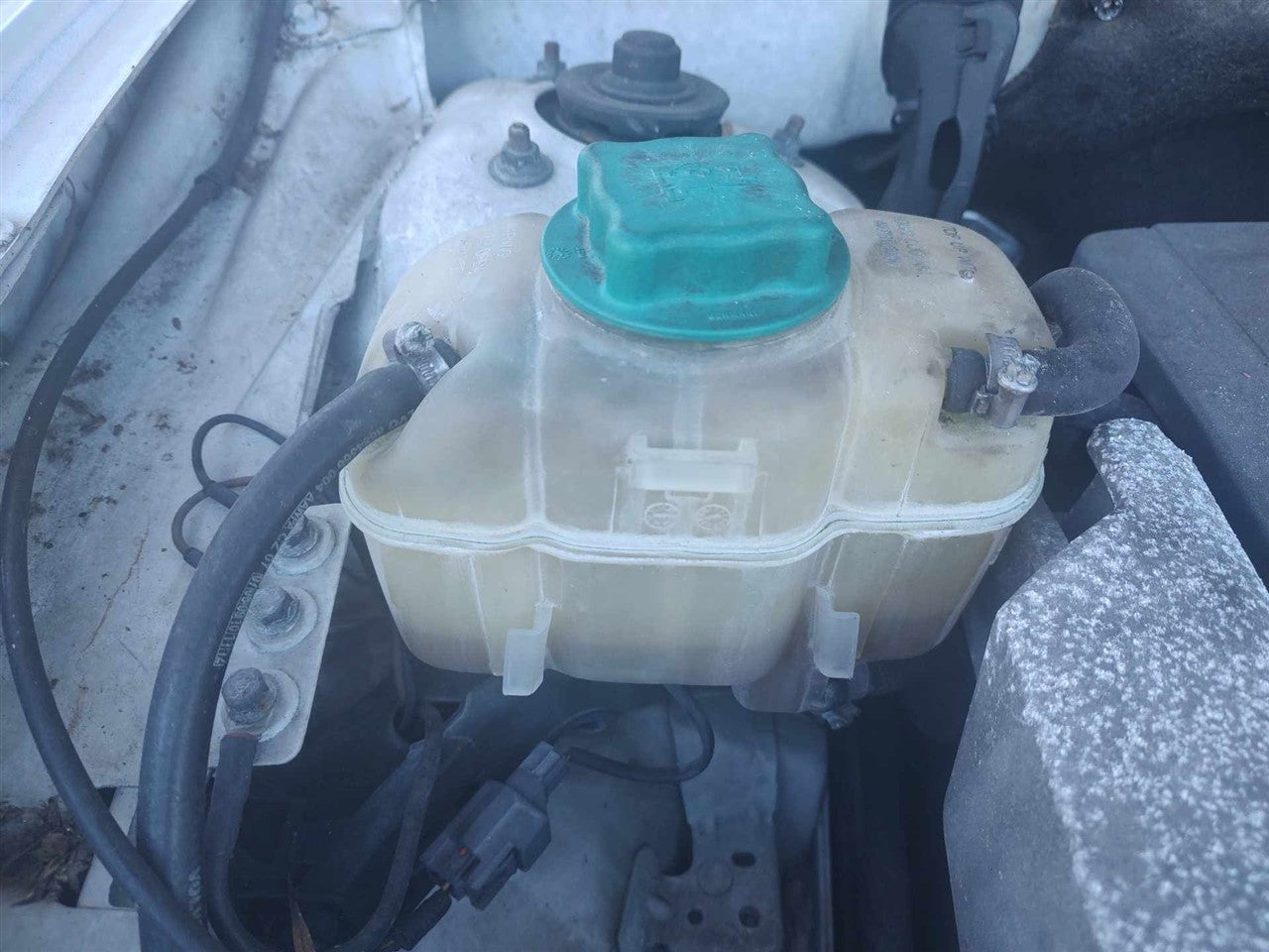 2000 thru 2014 Volvo XC90, Volvo 80 Series Coolant Overflow Reservoir Tank