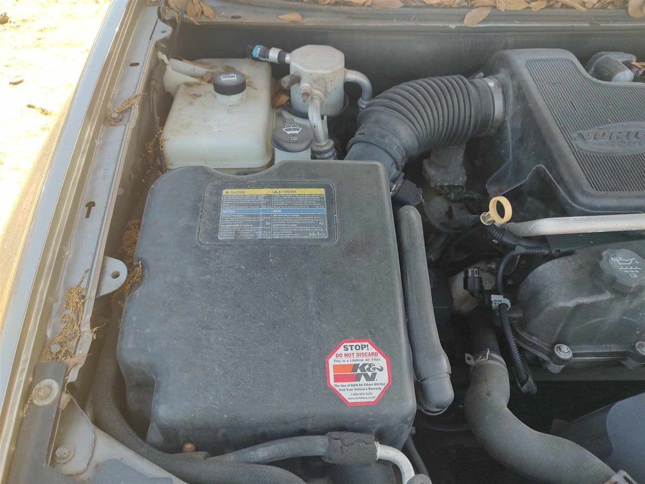 2006 2007 2008 2009 Saab 9 7X Air Cleaner Intake Filter Box 6 cylinder